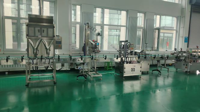 哈尔滨客户颗粒包装机流水线安装现场